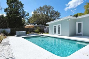 Pool, Hot tub, Close to Beaches, Shopping, More!